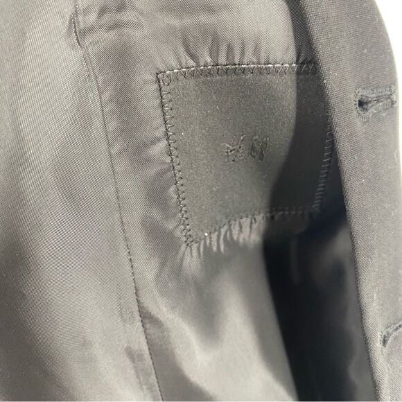 H&M Men’s Classic Black Men's Vest size 44R - Picture 3 of 4